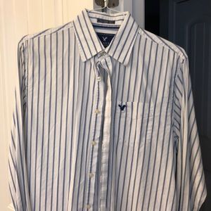 Men’s button down AE long sleeve
